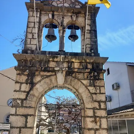 Solaris Methea- Luxury By The Castle *