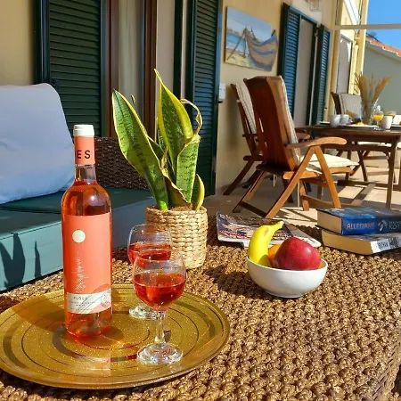 Solaris Methea- Luxury By The Castle Vilă