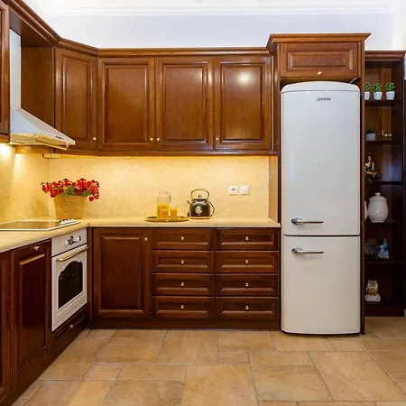 Vilă Solaris Methea- Luxury By The Castle