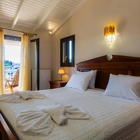 Solaris Methea- Luxury By The Castle *