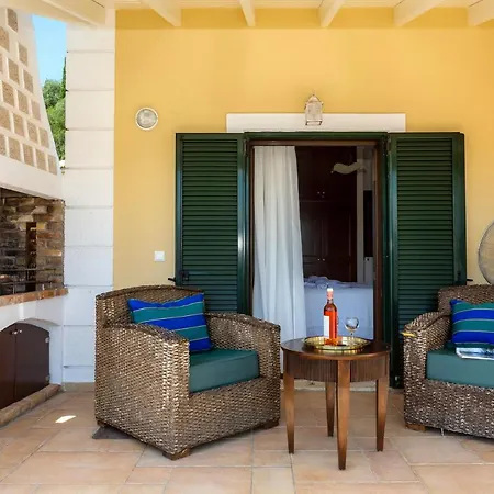 Solaris Methea- Luxury By The Castle Vilă *