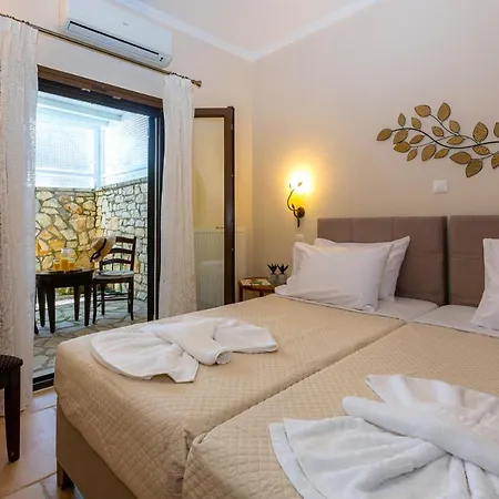 Solaris Methea- Luxury By The Castle *