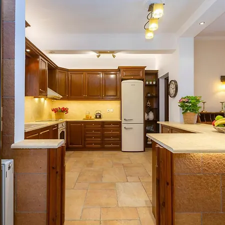 Solaris Methea- Luxury By The Castle Vilă Kassiopi