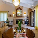 Solaris Methea- Luxury By The Castle *