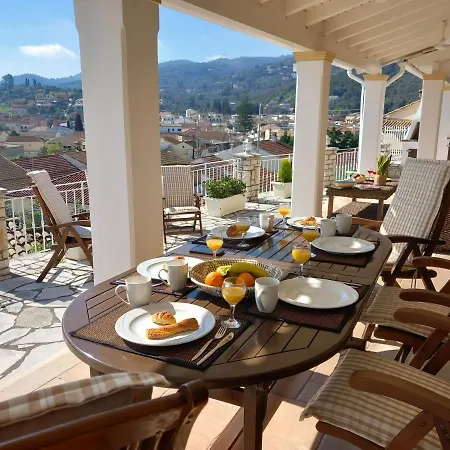 Villa Solaris Methea- Luxury By The Castle *