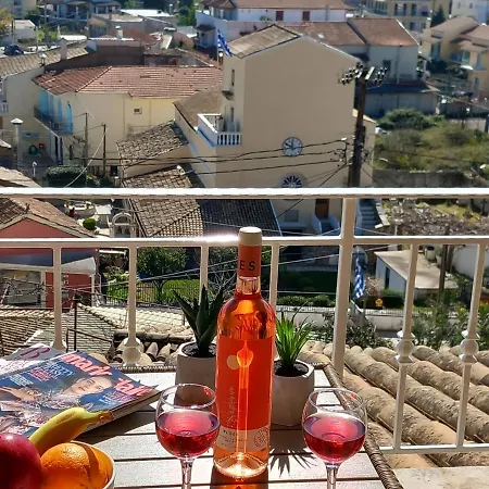 Villa Solaris Methea- Luxury By The Castle