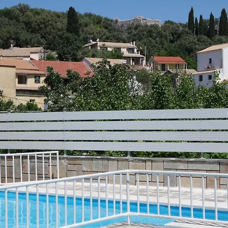 Solaris Methea- Luxury By The Castle
