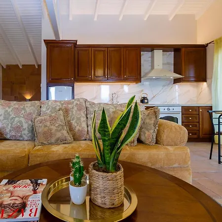 Villa Solaris Methea- Luxury By The Castle *