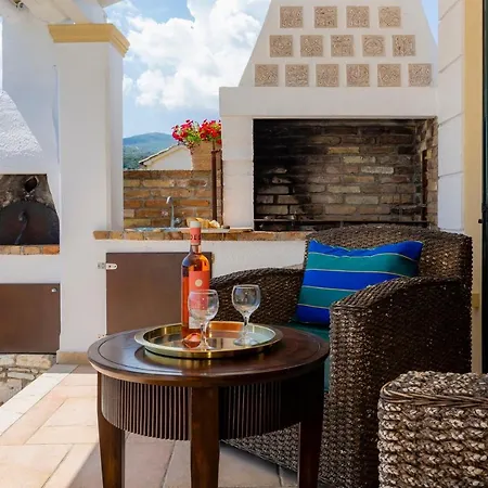 Solaris Methea- Luxury By The Castle * Kassiopi
