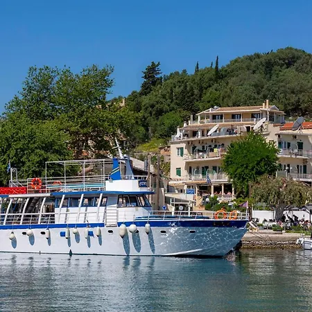 Solaris Methea- Luxury By The Castle *