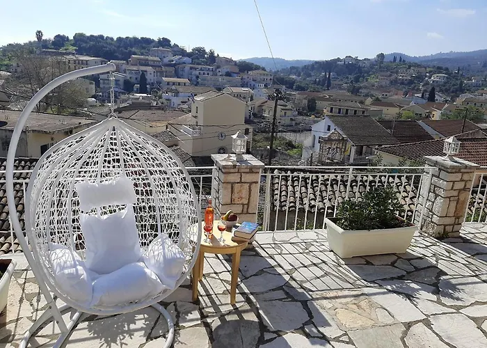 Villa Solaris Methea- Luxury By The Castle *