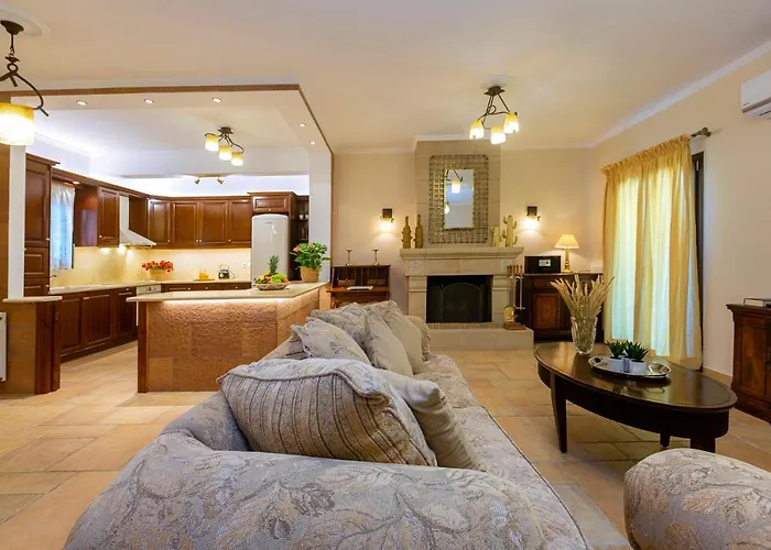 Solaris Methea- Luxury By The Castle *