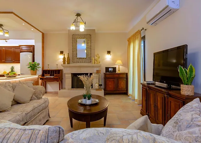 Solaris Methea- Luxury By The Castle