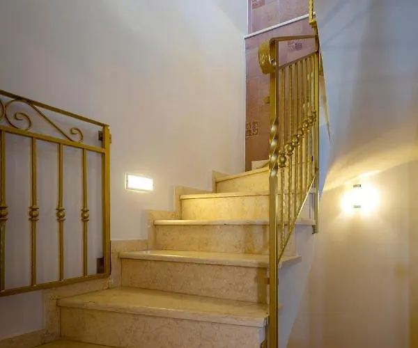 Villa Solaris Methea- Luxury By The Castle *