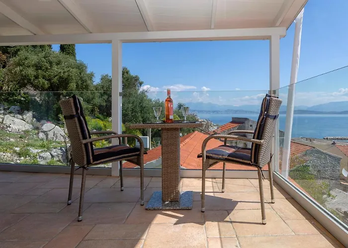 Solaris Methea- Luxury By The Castle * Kassiopi