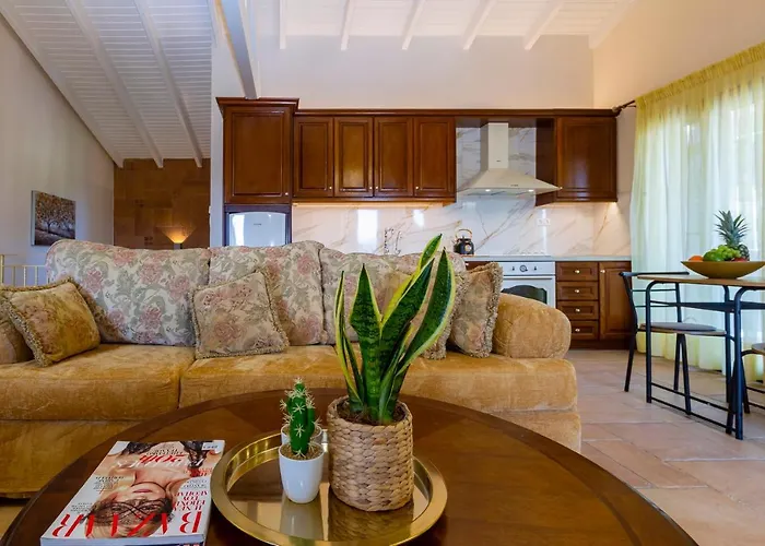 Villa Solaris Methea- Luxury By The Castle *