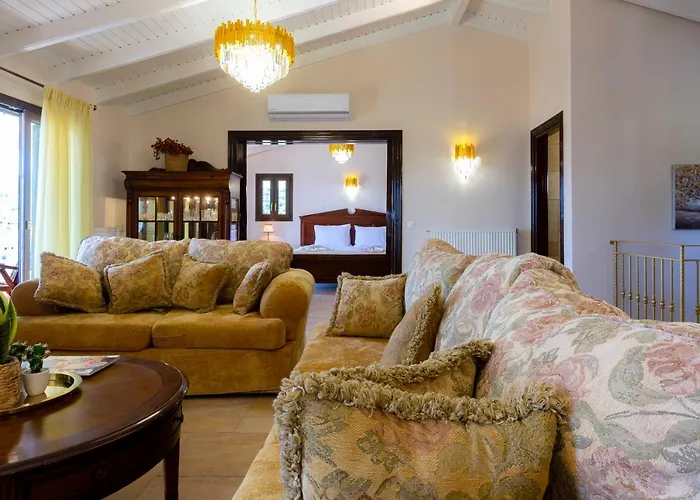 Villa Solaris Methea- Luxury By The Castle *