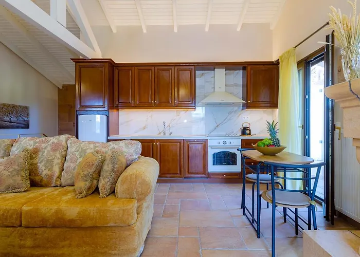 Solaris Methea- Luxury By The Castle Villa