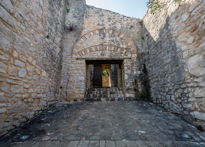 Vila Solaris Methea- Luxury By The Castle Kassiopi