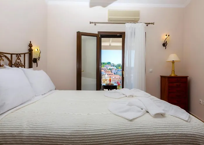 Villa Solaris Methea- Luxury By The Castle Kassiopi