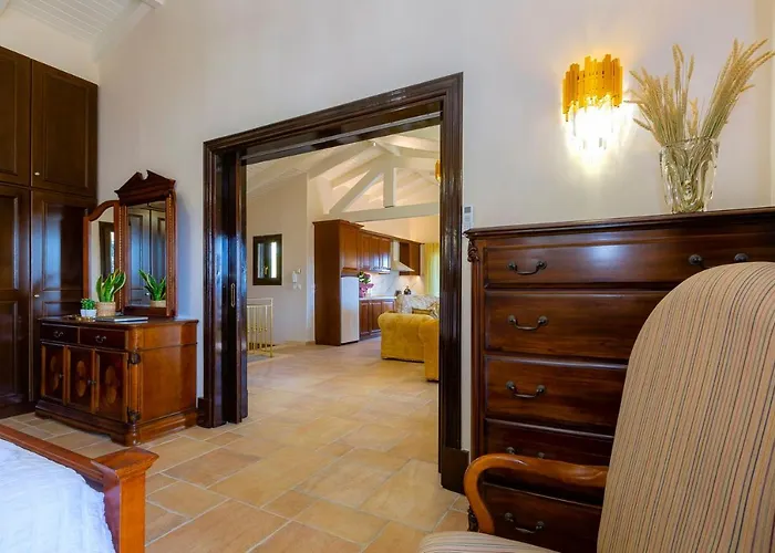 Vila Solaris Methea- Luxury By The Castle Kassiopi