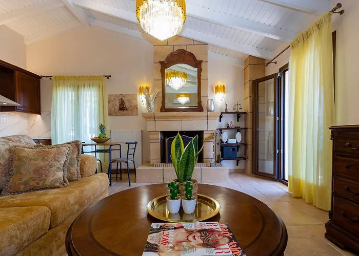 Solaris Methea- Luxury By The Castle *