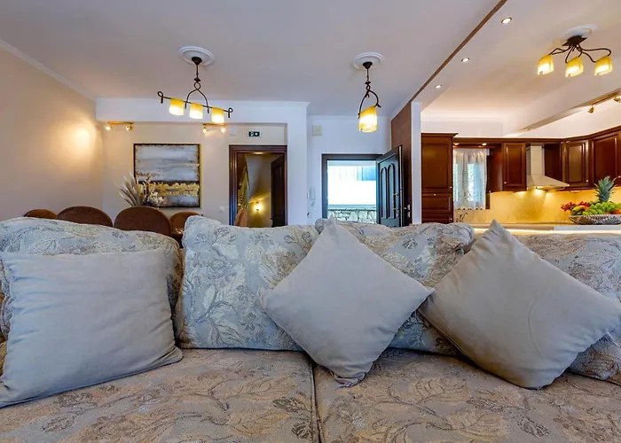 Solaris Methea- Luxury By The Castle