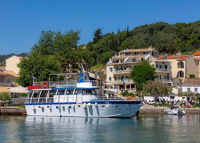 Solaris Methea- Luxury By The Castle *