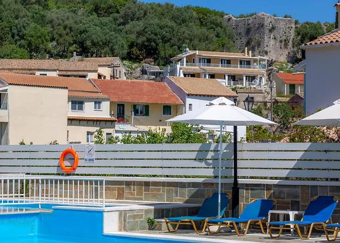 Solaris Methea- Luxury By The Castle Villa