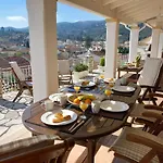 Villa Solaris Methea- Luxury By The Castle *