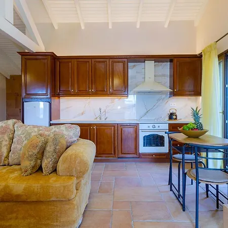 Solaris Methea- Luxury By The Castle Villa