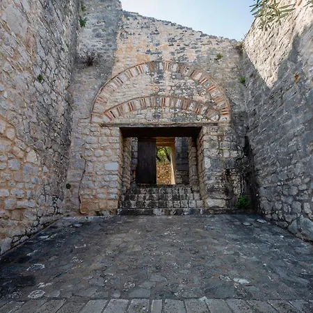 Villa Solaris Methea- Luxury By The Castle Kassiopi