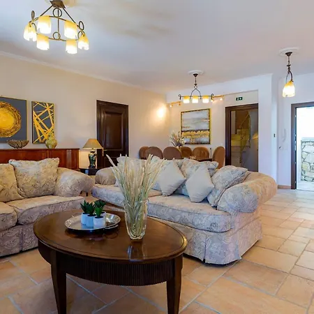 Solaris Methea- Luxury By The Castle Villa