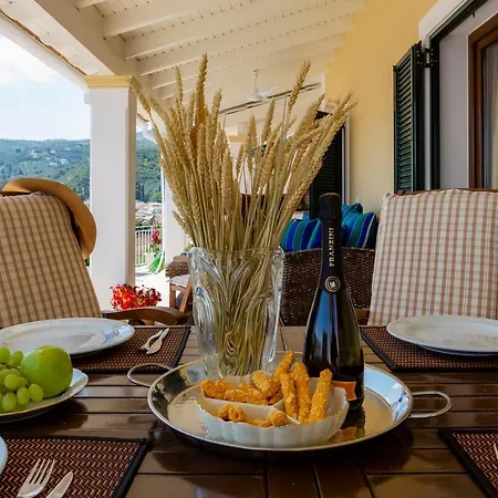 Solaris Methea- Luxury By The Castle *